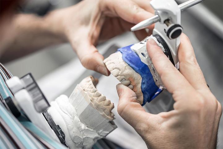 Custom dentures Boisbriand